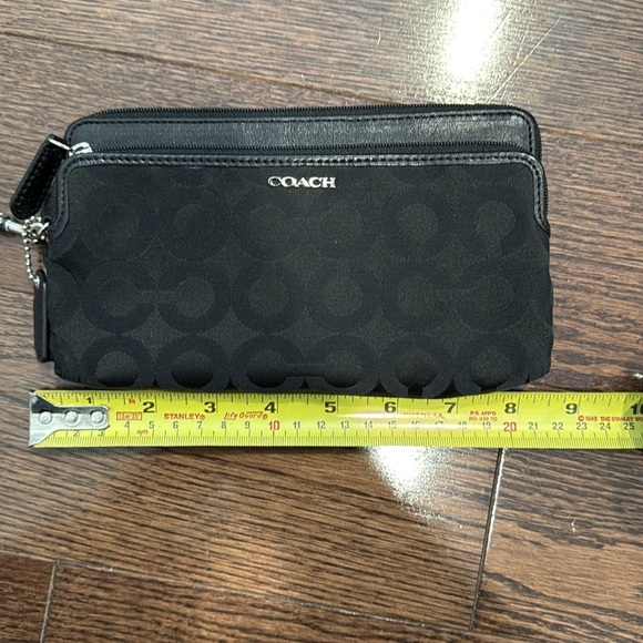Vintage Coach Wristlet - Picture 8 of 9